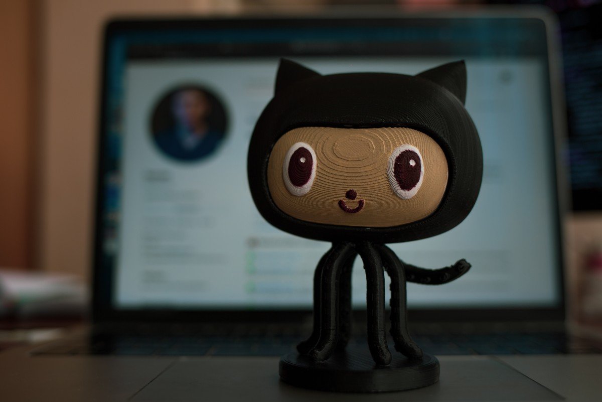 You are currently viewing GitHub: A Comprehensive Guide to Version Control and Collaboration